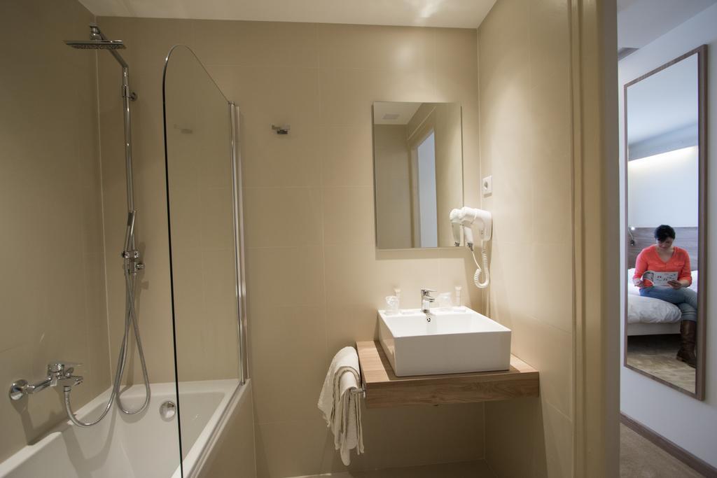 Hotel Les Voyageurs Modane Rum bild