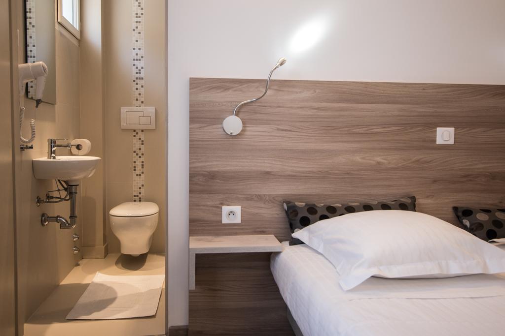 Hotel Les Voyageurs Modane Rum bild