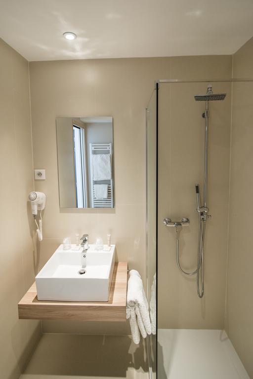 Hotel Les Voyageurs Modane Rum bild